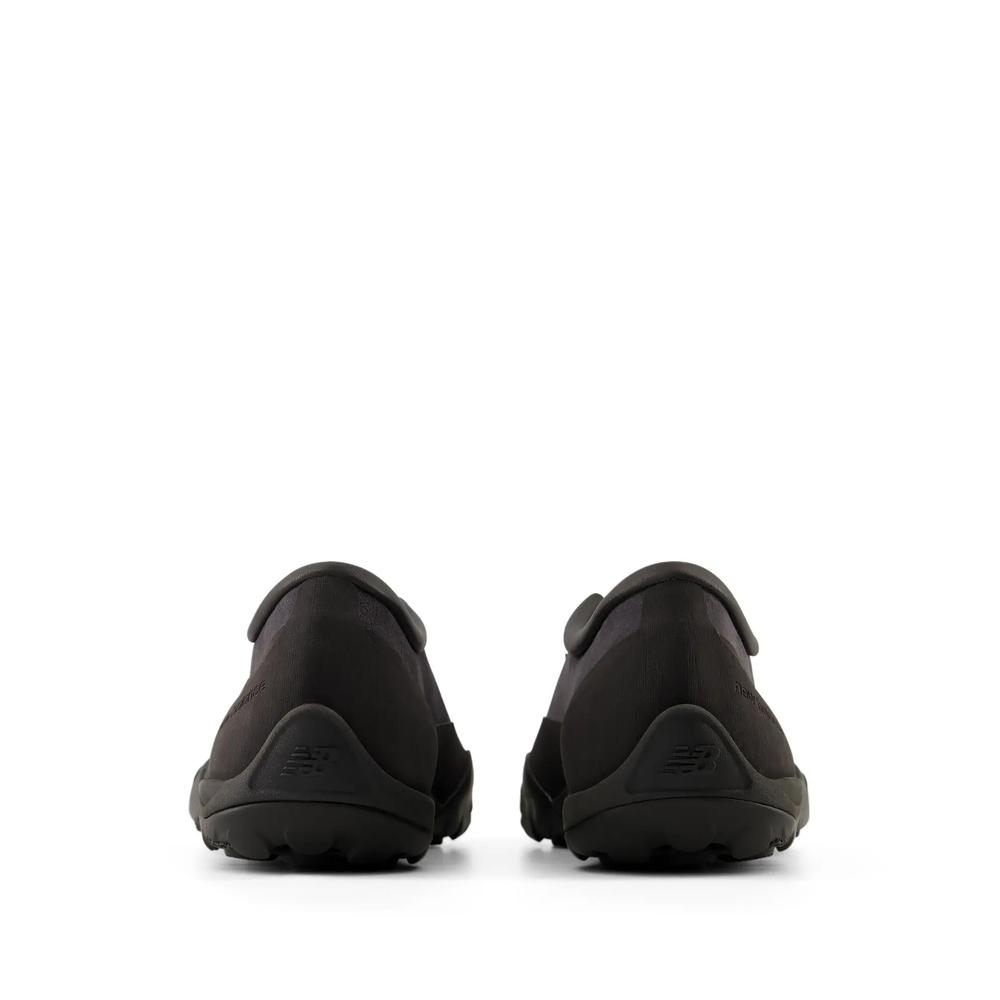 Unisex topánky New Balance Minimus MT10T364 - čierne