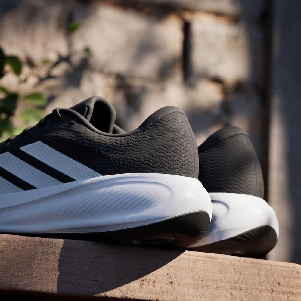 Pánske topánky adidas Running Response Runner 2 KJ1736 - čierne