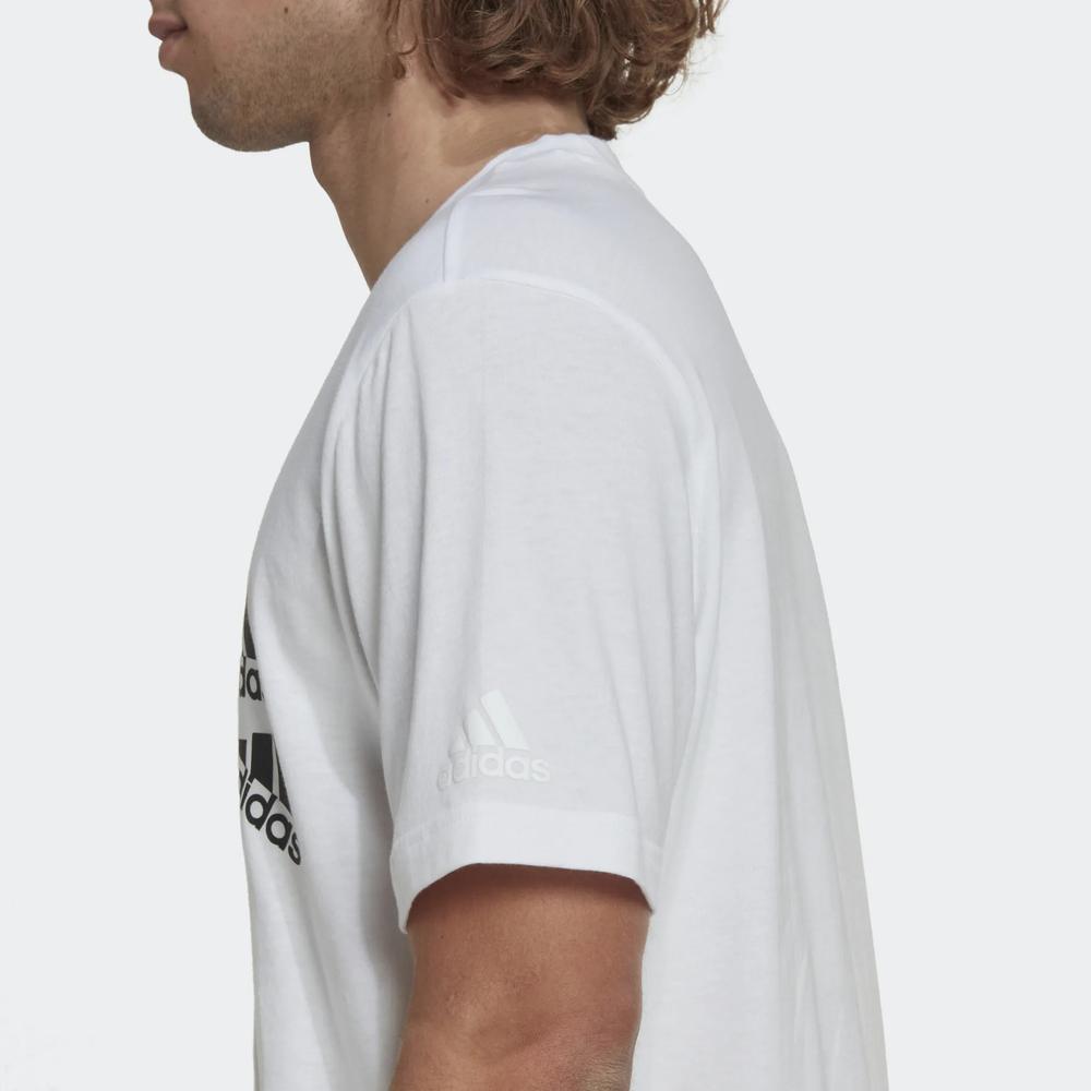 Tričko adidas Essentials BrandLove HL9386 - biele