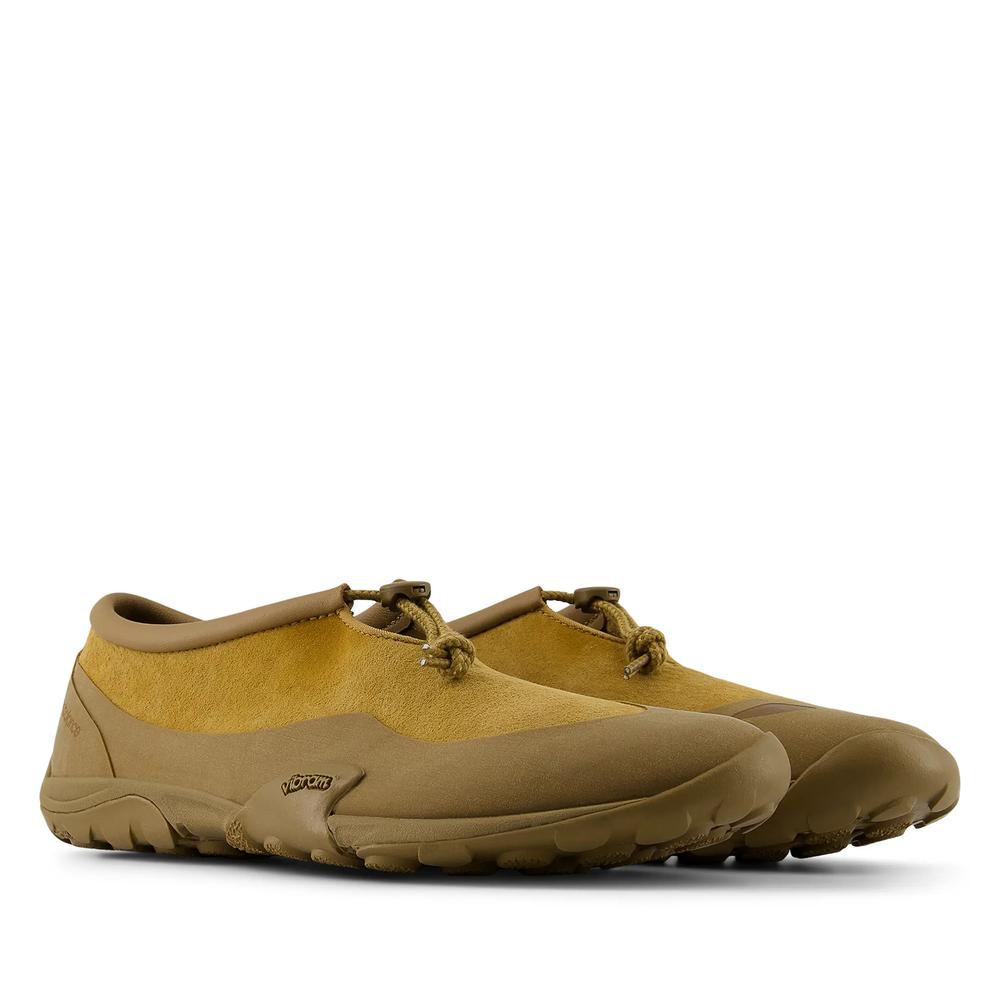 Unisex topánky New Balance Minimus MT10T9CZ - hnedé