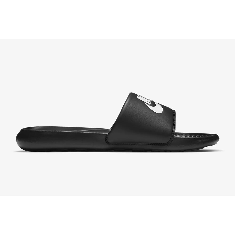 Klapky Nike Victori One CN9675-002 - čierne