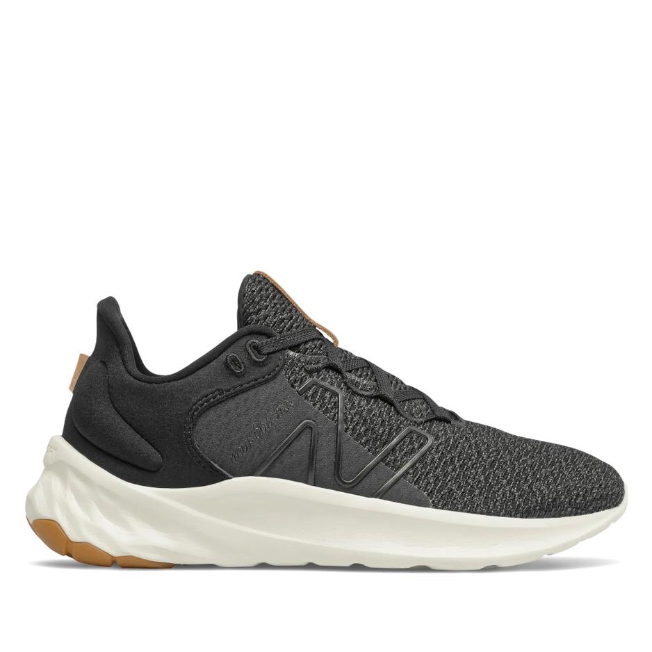 Topánky New Balance Fresh Foam Roav v2 WROAVLK2 - čierne